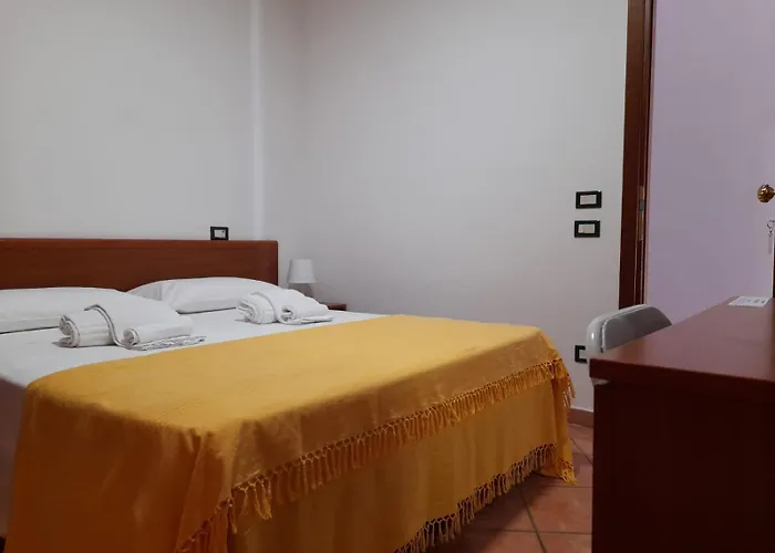 8380 La Via Delle Terme בית הארחה 3*