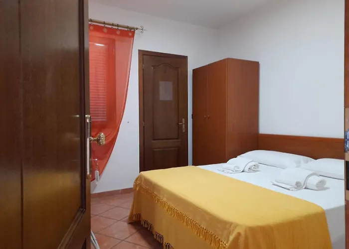 בית הארחה 8380 La Via Delle Terme מונטמראנו